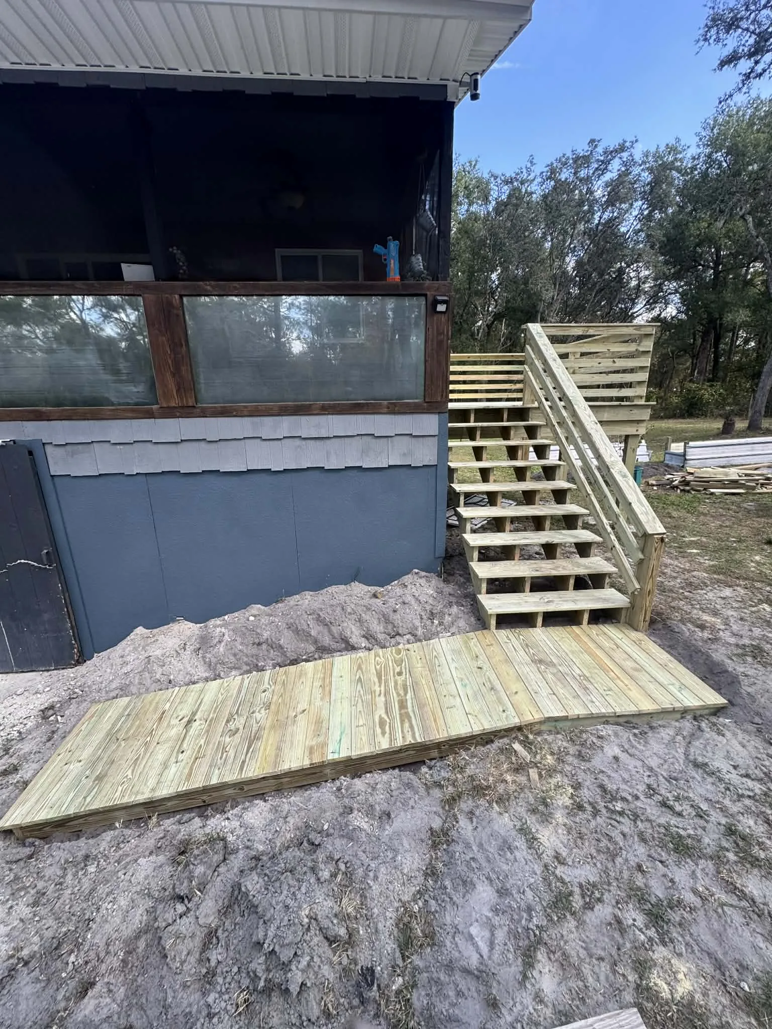 Tampa pool deck installation - deck stairs and walkway